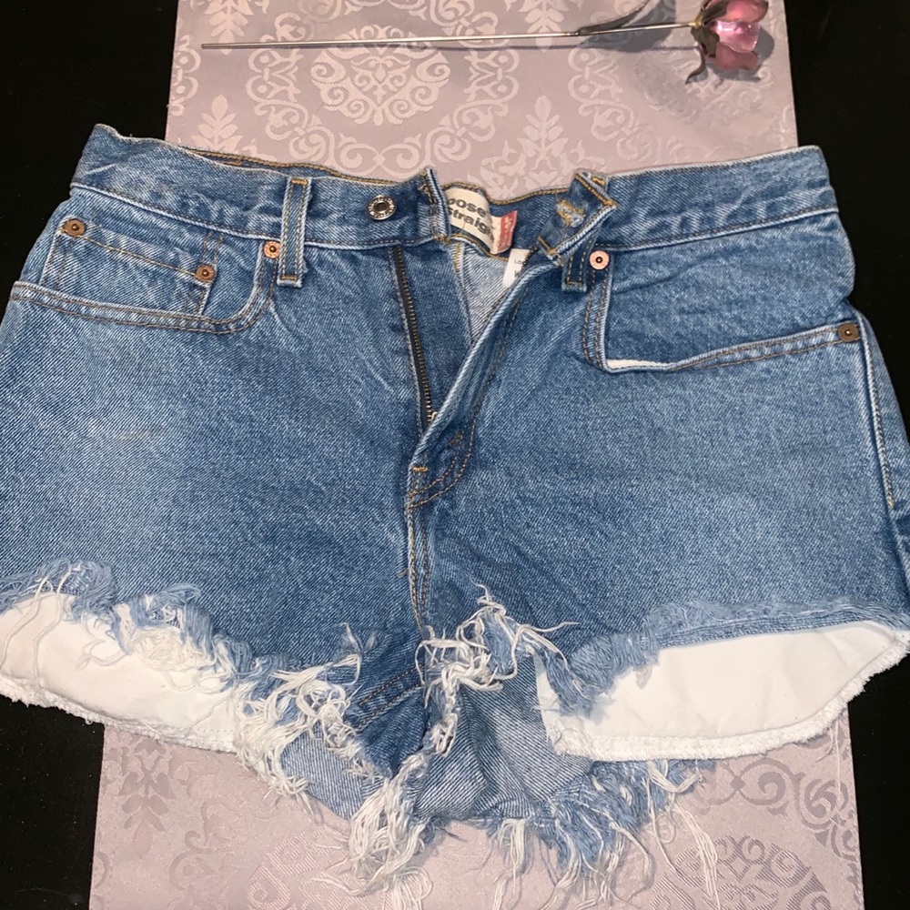 Vintage high wasted levis!!